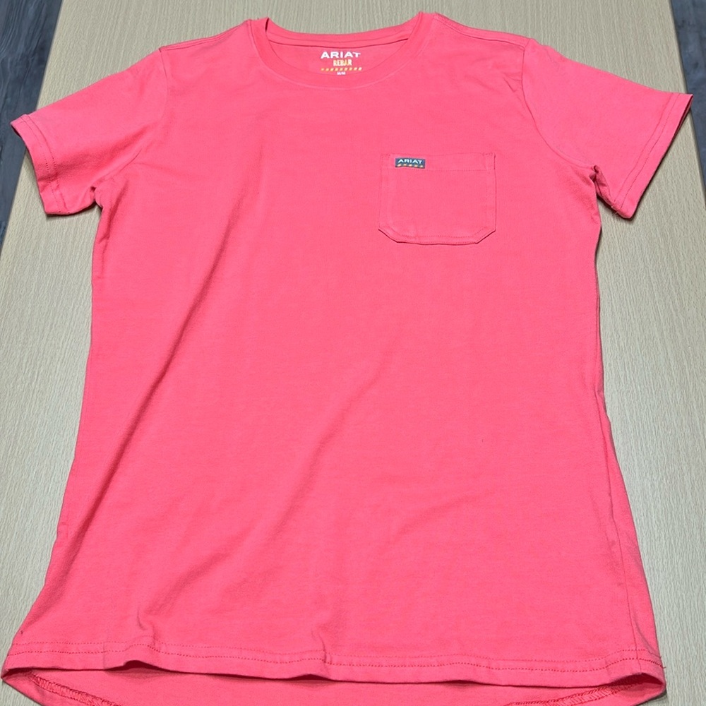 Ariat Rebar, pink, size medium short sleeve tee